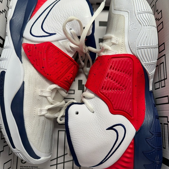 Kyrie 6 Men’s 7.5 New - Picture 2 of 4